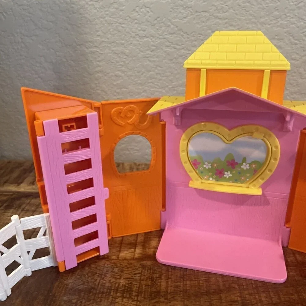 Polly Pocket Ride in Style Ranch Horse Pony Barn Stable Toy 2002
